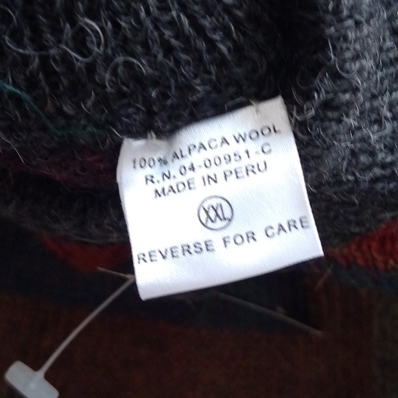 NWT Perú Unlimited Alpaca sweater. - Picture 3 of 6